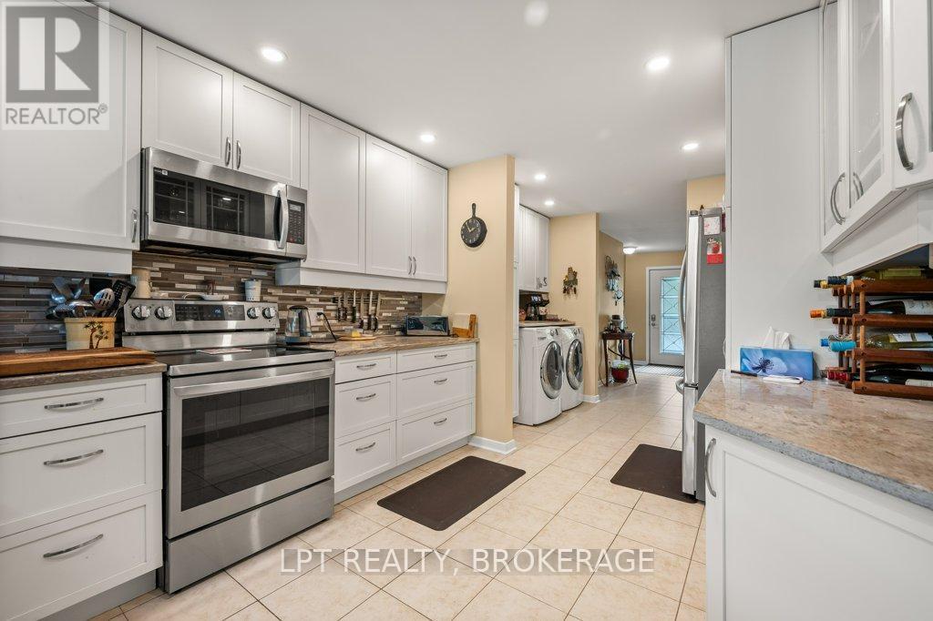 31 Acorn Lane, Frontenac (Frontenac South), ON - Indoor Photo Showing Kitchen