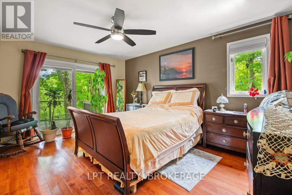 31 Acorn Lane, Frontenac (Frontenac South), ON - Indoor Photo Showing Bedroom