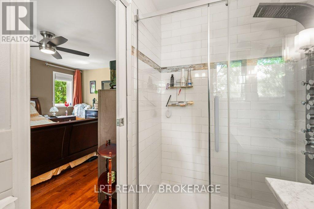 31 Acorn Lane, Frontenac (Frontenac South), ON - Indoor Photo Showing Bathroom