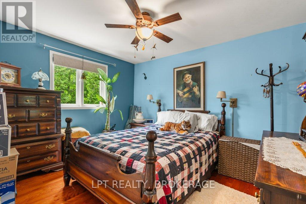 31 Acorn Lane, Frontenac (Frontenac South), ON - Indoor Photo Showing Bedroom
