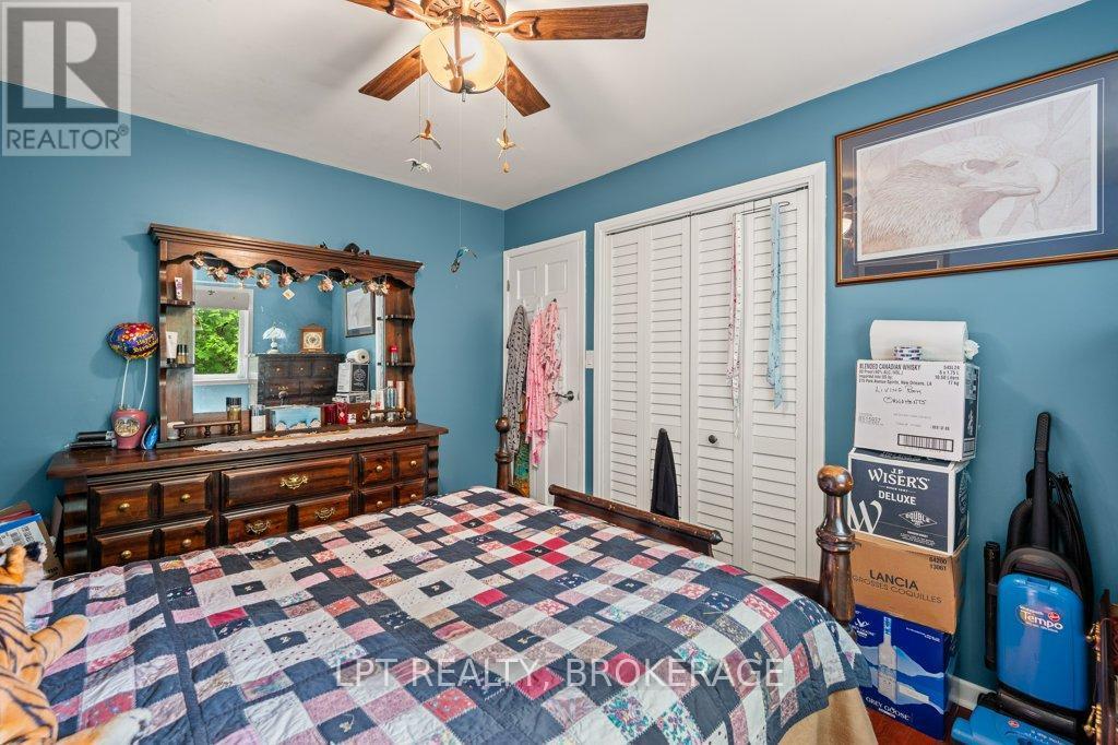 31 Acorn Lane, Frontenac (Frontenac South), ON - Indoor Photo Showing Bedroom