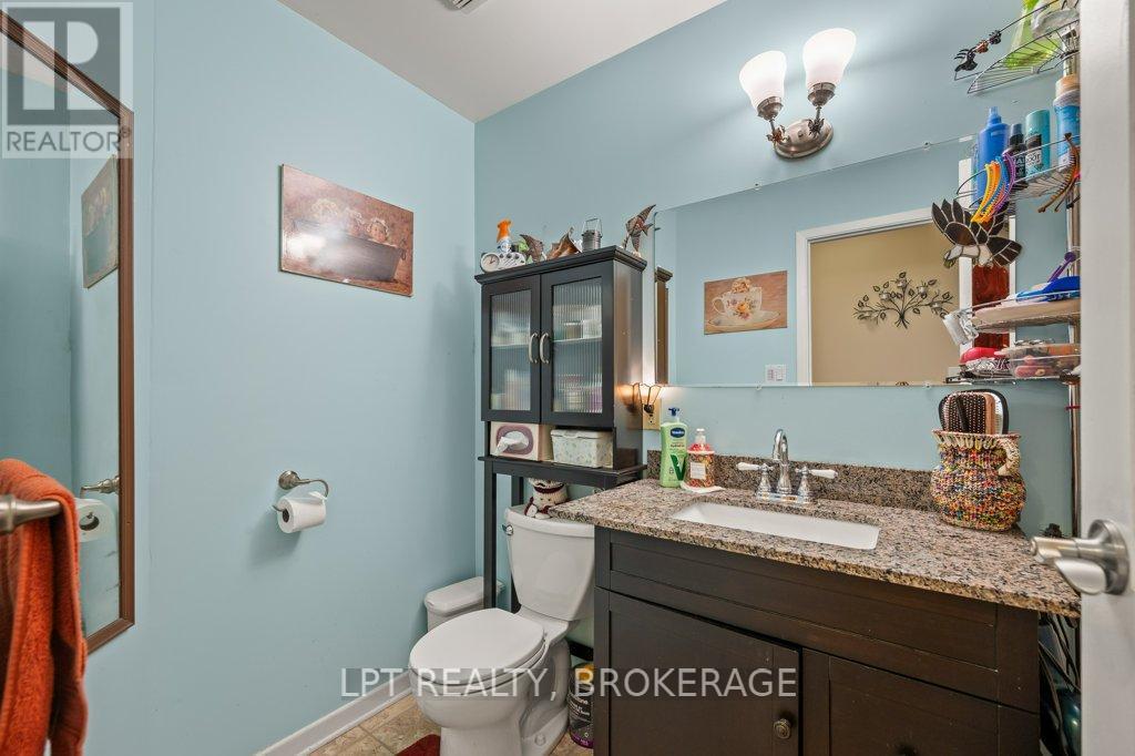 31 Acorn Lane, Frontenac (Frontenac South), ON - Indoor Photo Showing Bathroom