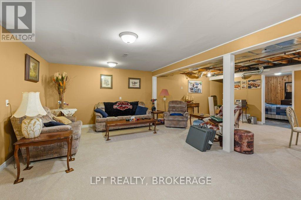 31 Acorn Lane, Frontenac (Frontenac South), ON - Indoor Photo Showing Other Room