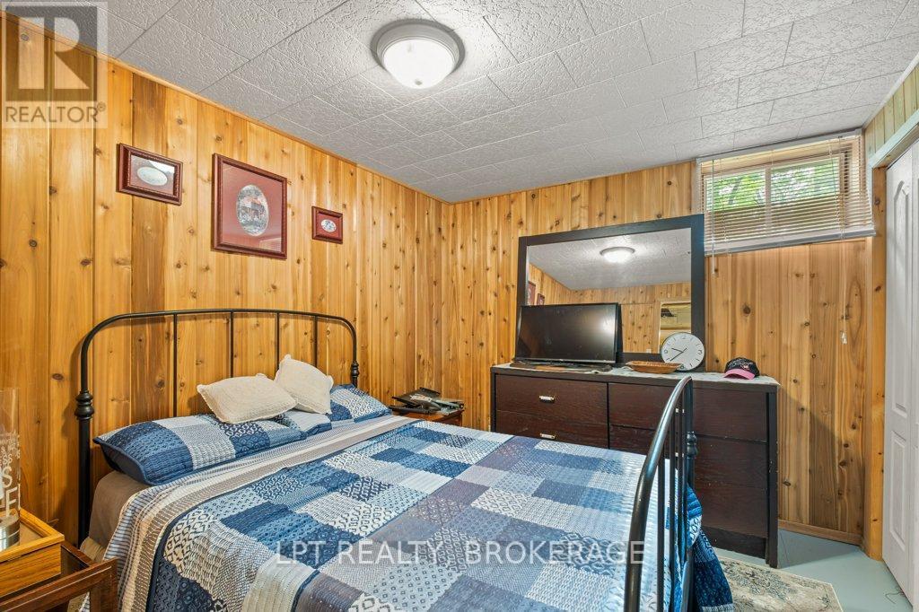 31 Acorn Lane, Frontenac (Frontenac South), ON - Indoor Photo Showing Bedroom
