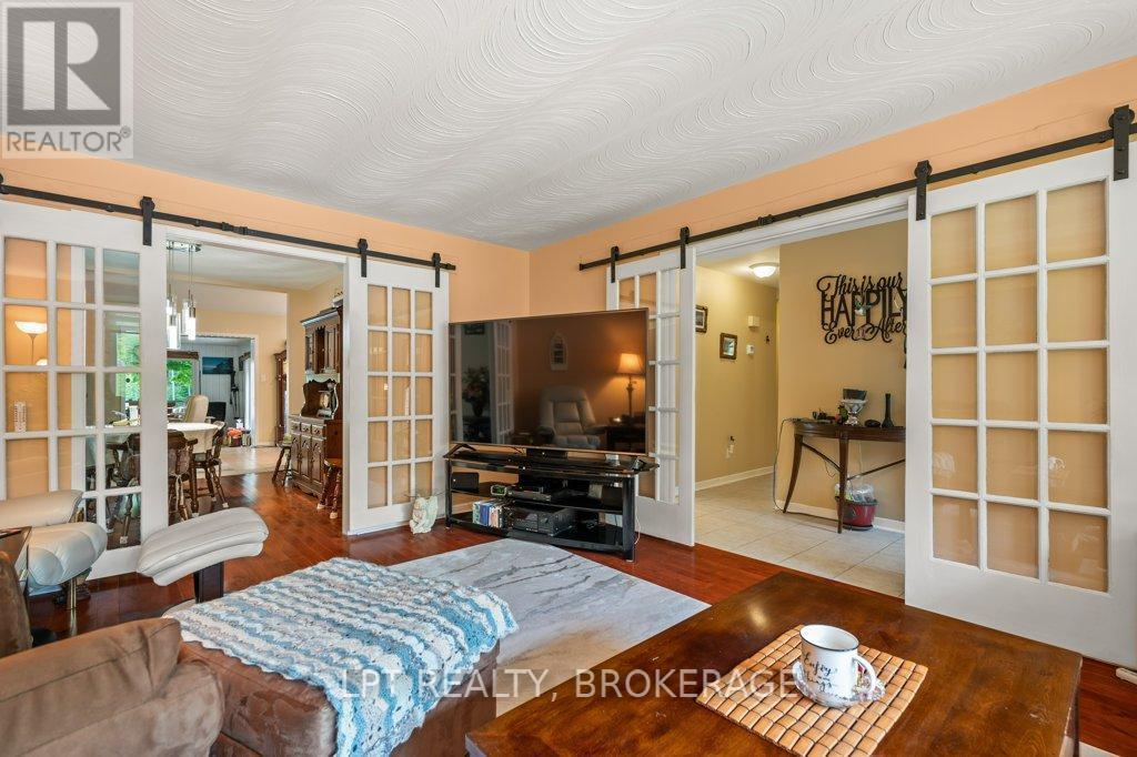 31 Acorn Lane, Frontenac (Frontenac South), ON - Indoor