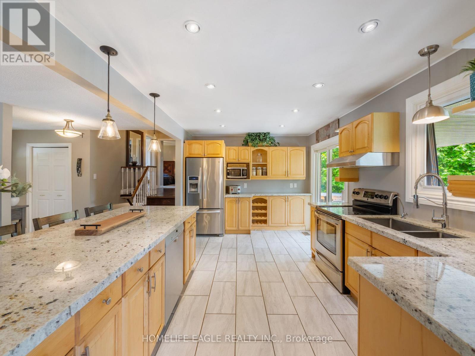 5657 6Th Line, New Tecumseth, ON - Indoor Photo Showing Kitchen With Stainless Steel Kitchen With Double Sink With Upgraded Kitchen