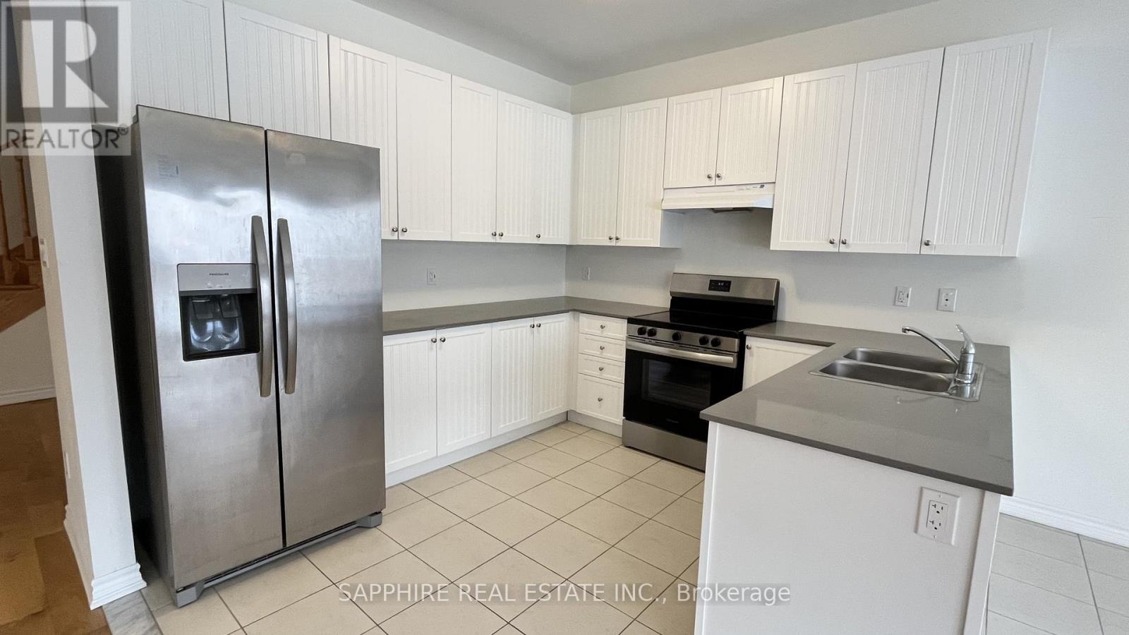242 Palace Street, Thorold, ON - Indoor Photo Showing Kitchen With Double Sink