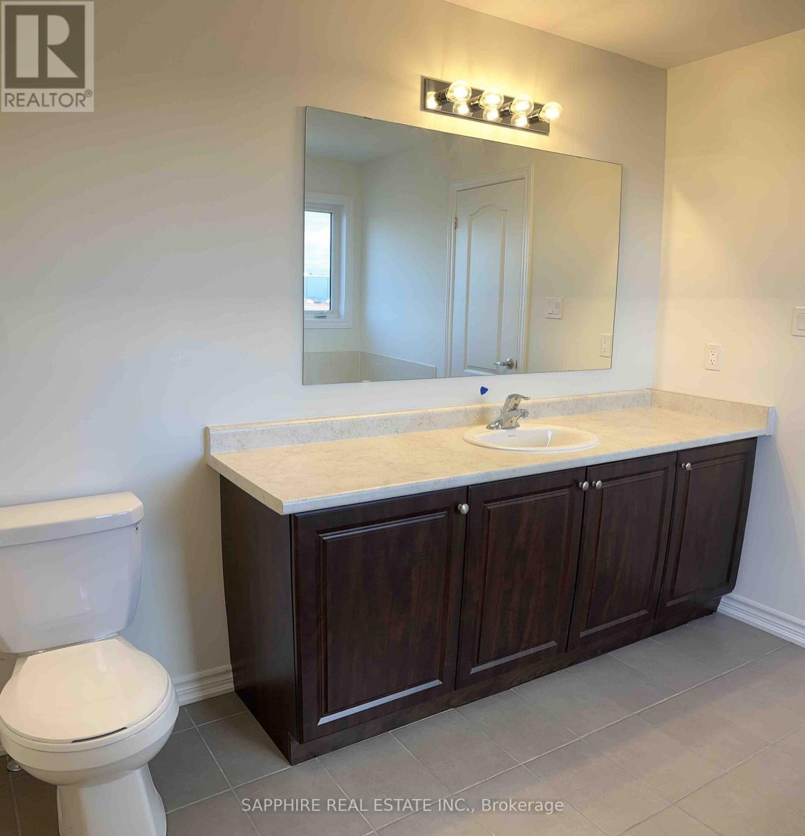 242 Palace Street, Thorold, ON - Indoor Photo Showing Bathroom