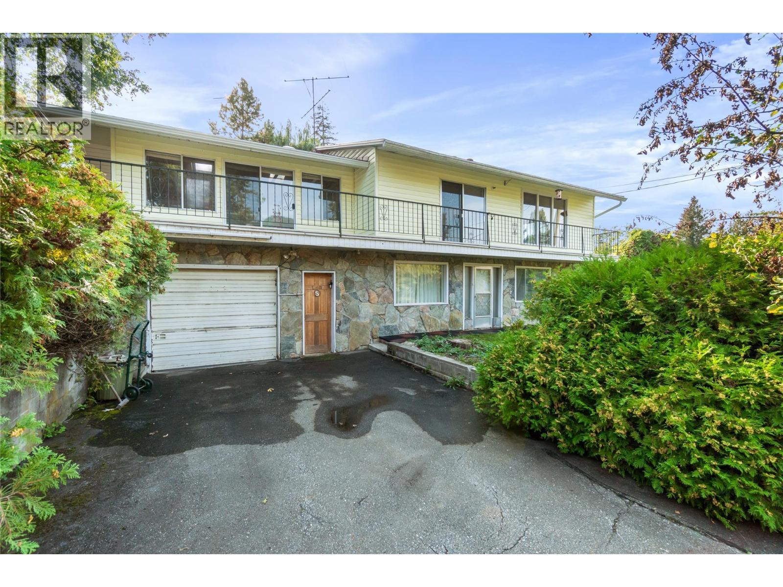 Front of house - 2602 Blind Bay Road, Blind Bay, BC - Outdoor