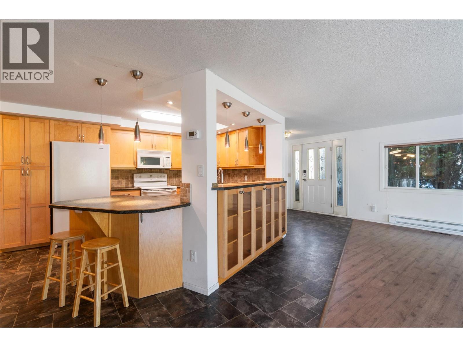 2662 Centennial Drive, Blind Bay, BC