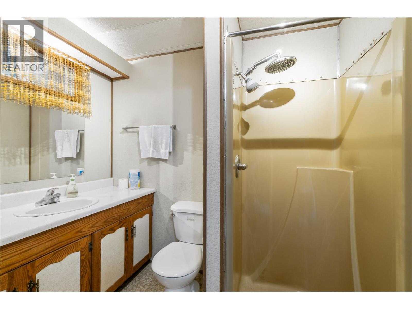 2662 Centennial Drive, Blind Bay, BC