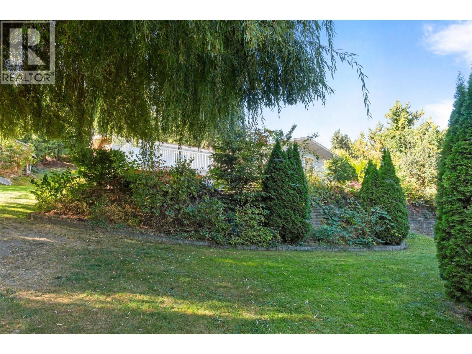 2662 Centennial Drive, Blind Bay, BC