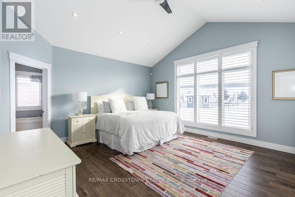 25 Mennill Drive, Springwater, ON - Indoor Photo Showing Bedroom