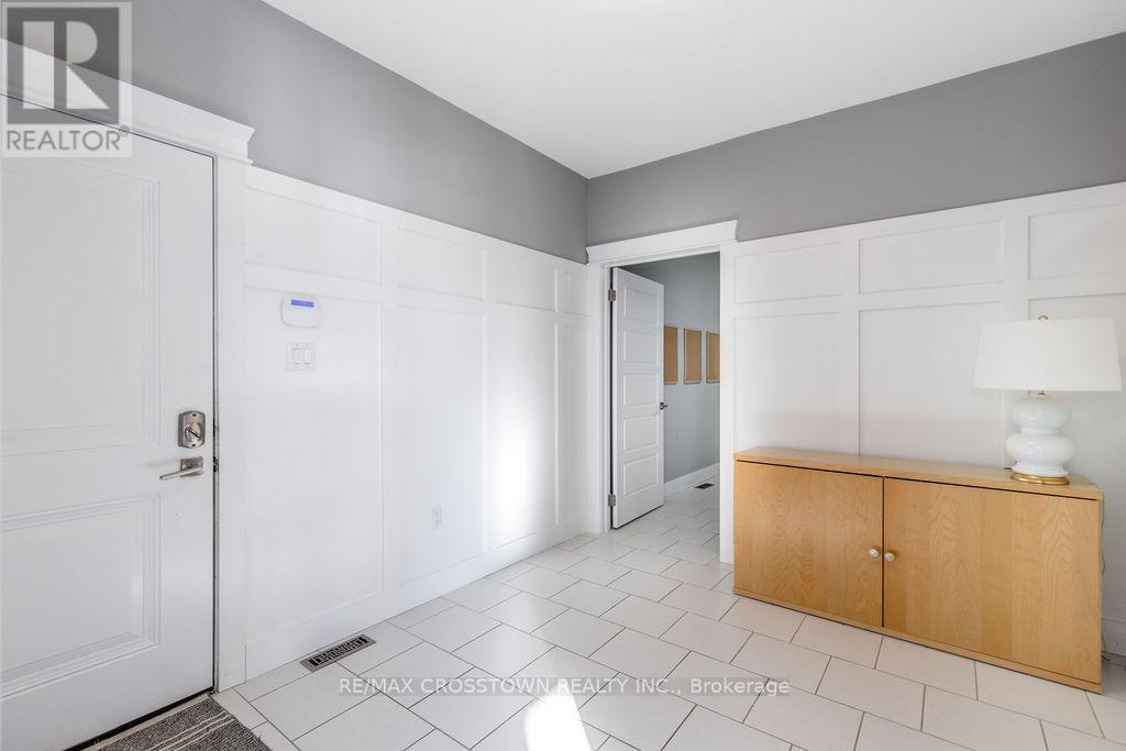 25 Mennill Drive, Springwater, ON - Indoor