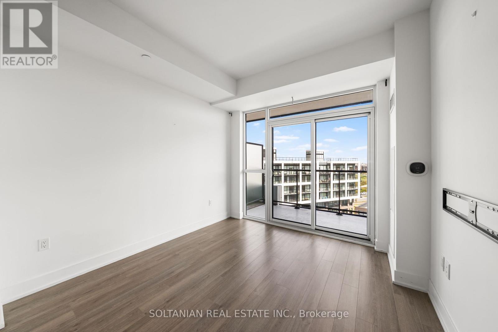 810 - 50 George Butchart Drive, Toronto, ON - Indoor Photo Showing Other Room