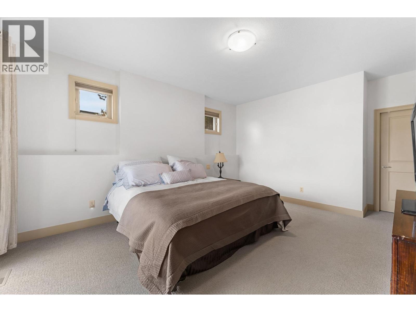 1430 Menu Road, West Kelowna, BC - Indoor Photo Showing Bedroom