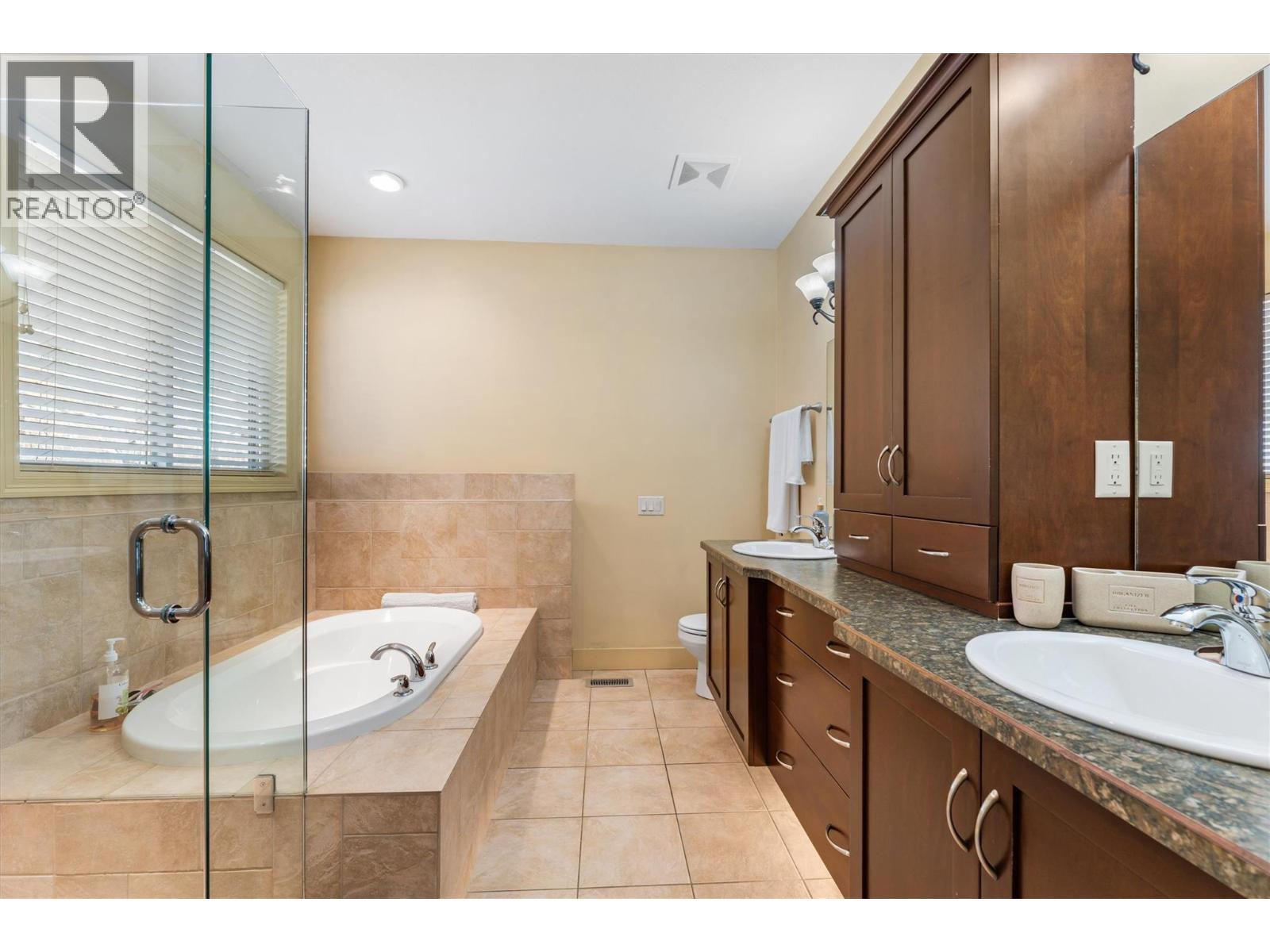 1430 Menu Road, West Kelowna, BC - Indoor Photo Showing Bathroom