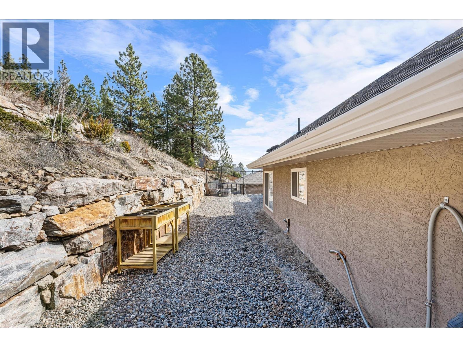 1430 Menu Road, West Kelowna, BC - Outdoor