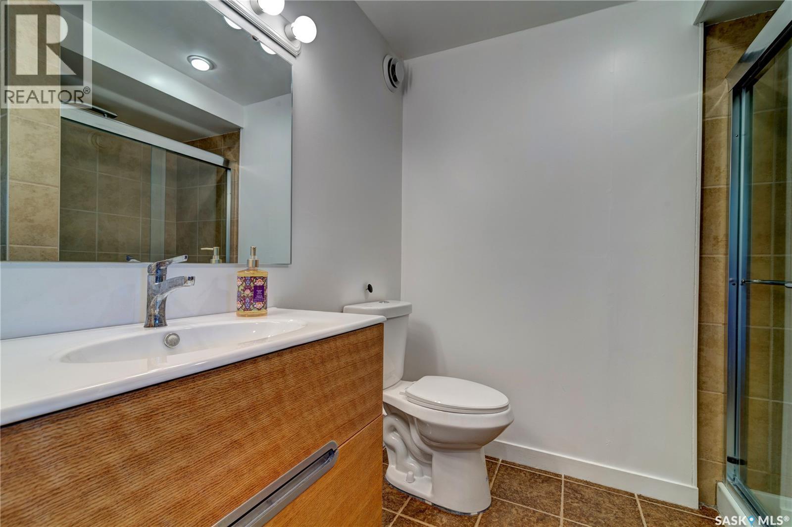 126 George Street, Drinkwater, SK - Indoor Photo Showing Bathroom