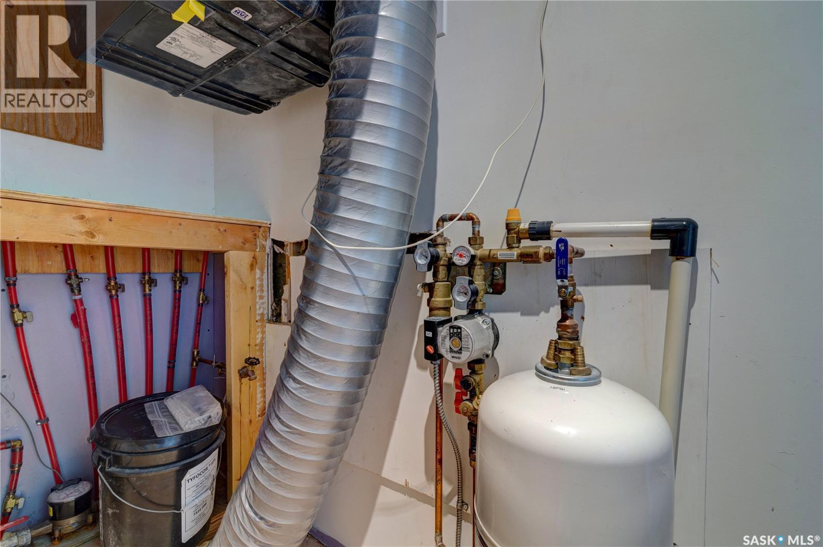 126 George Street, Drinkwater, SK - Indoor Photo Showing Basement