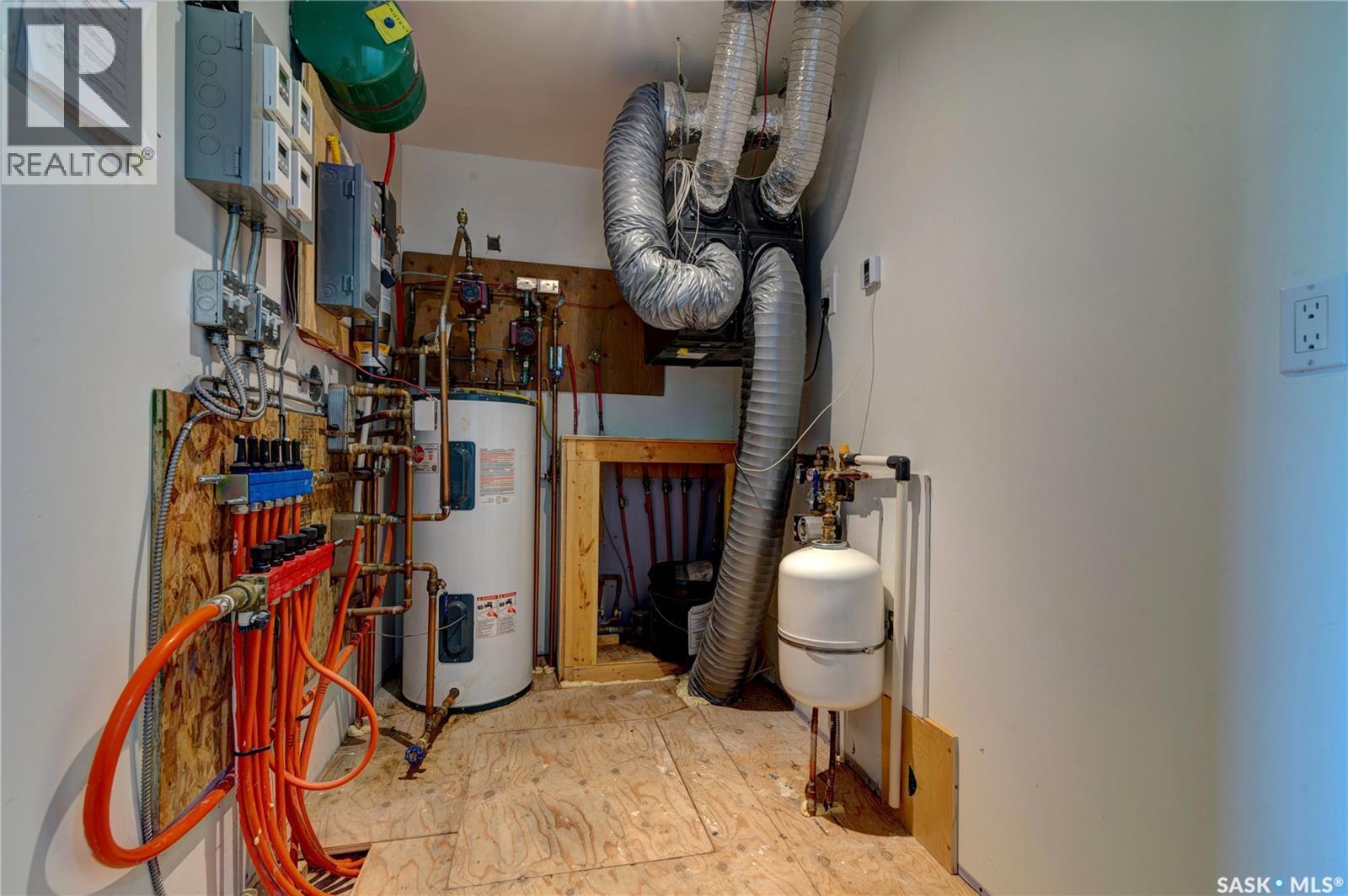 126 George Street, Drinkwater, SK - Indoor