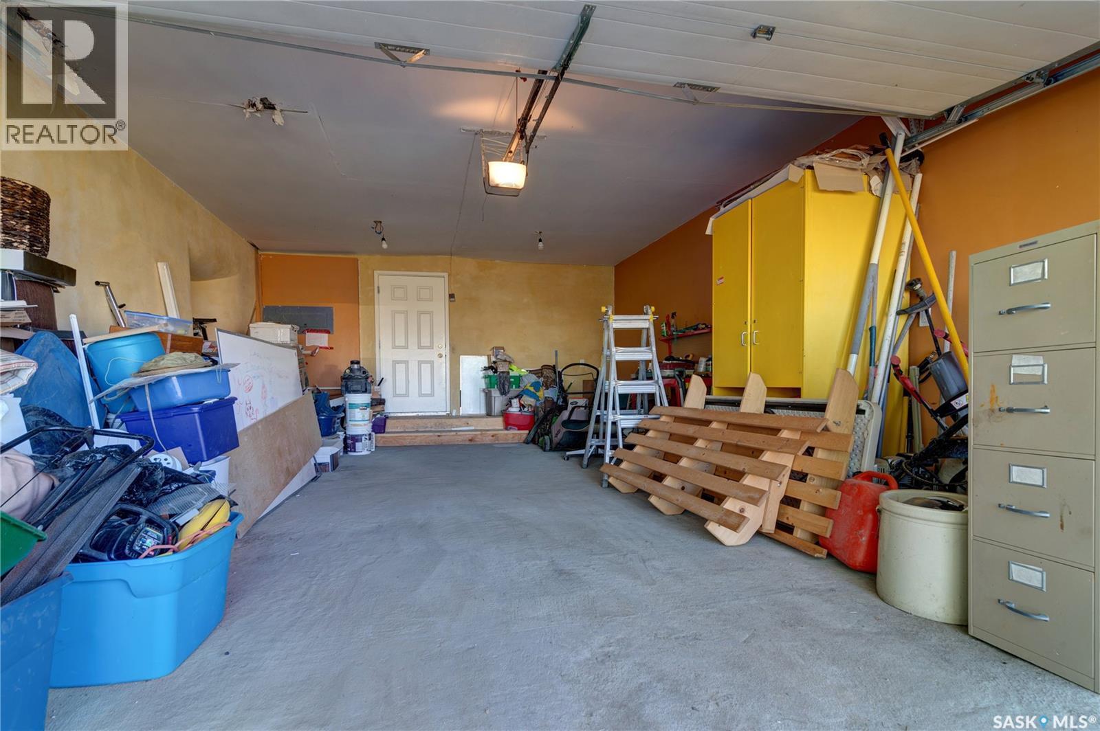 126 George Street, Drinkwater, SK - Indoor Photo Showing Garage