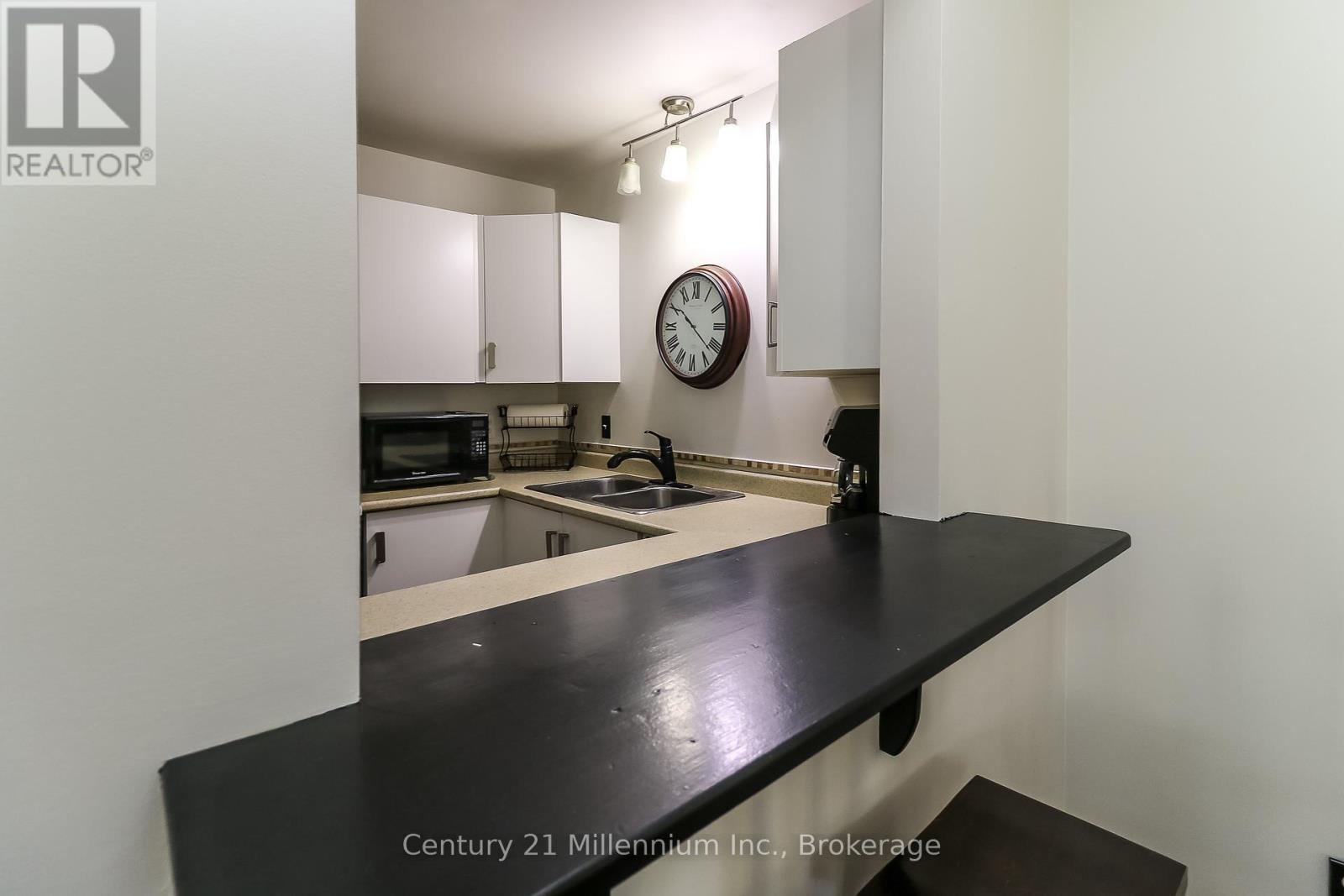 4 - 4 Trafalgar Road, Collingwood, ON - Indoor