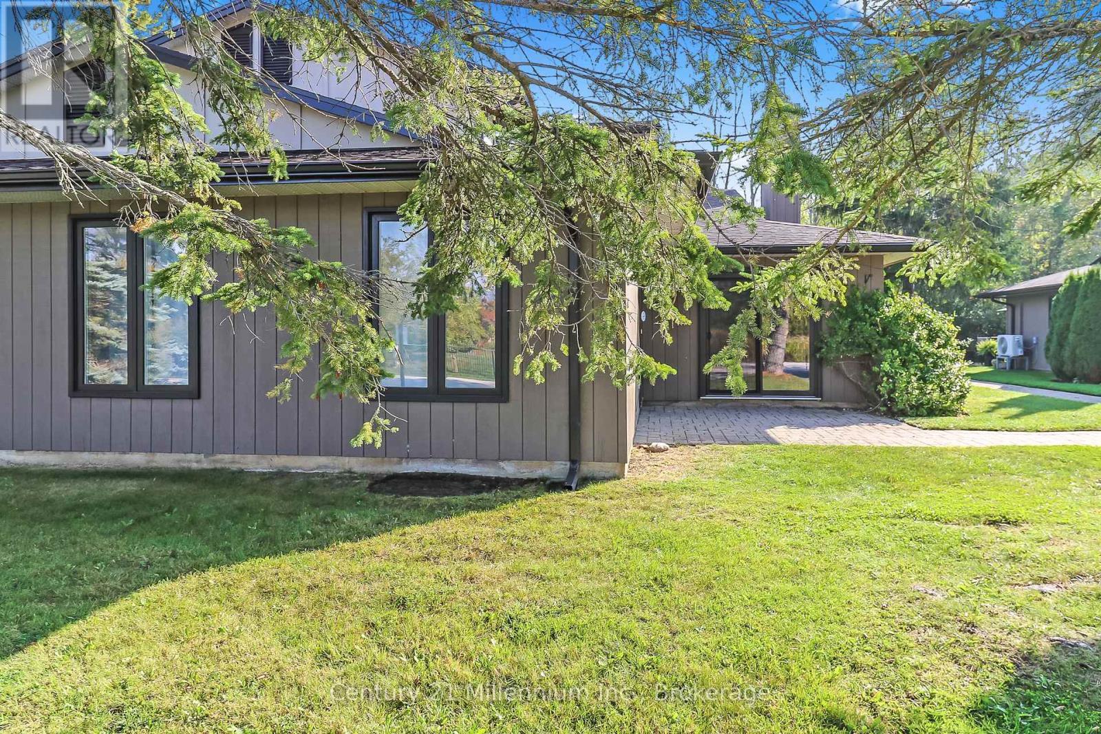 4 - 4 Trafalgar Road, Collingwood, ON - Outdoor