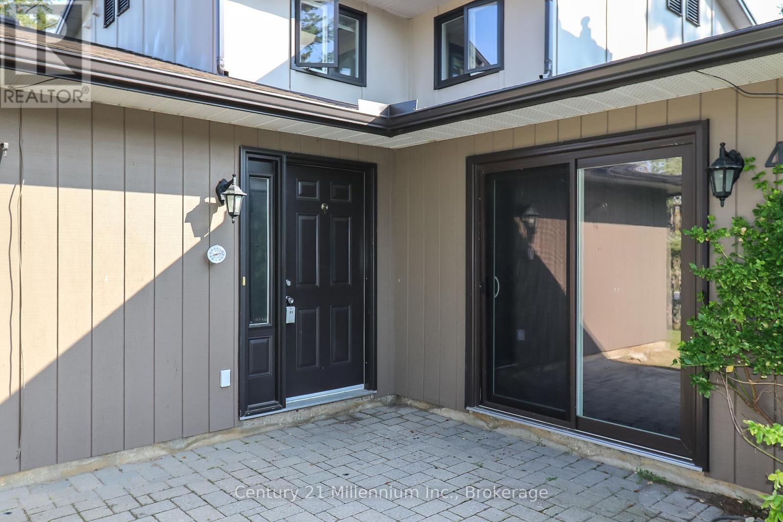 4 - 4 Trafalgar Road, Collingwood, ON - Outdoor With Exterior