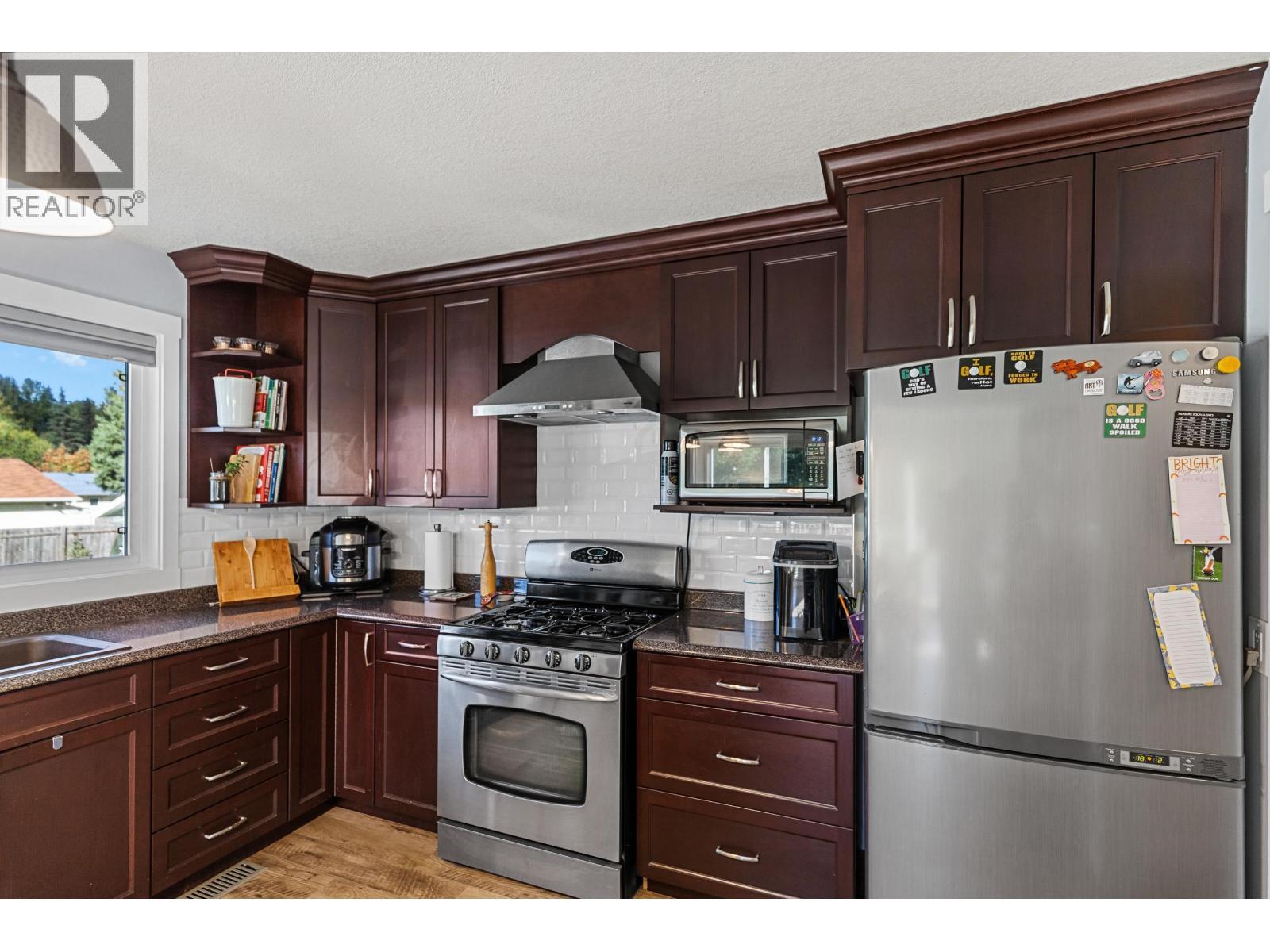 4126 Carson Street, Prince George, BC - Indoor Photo Showing Kitchen