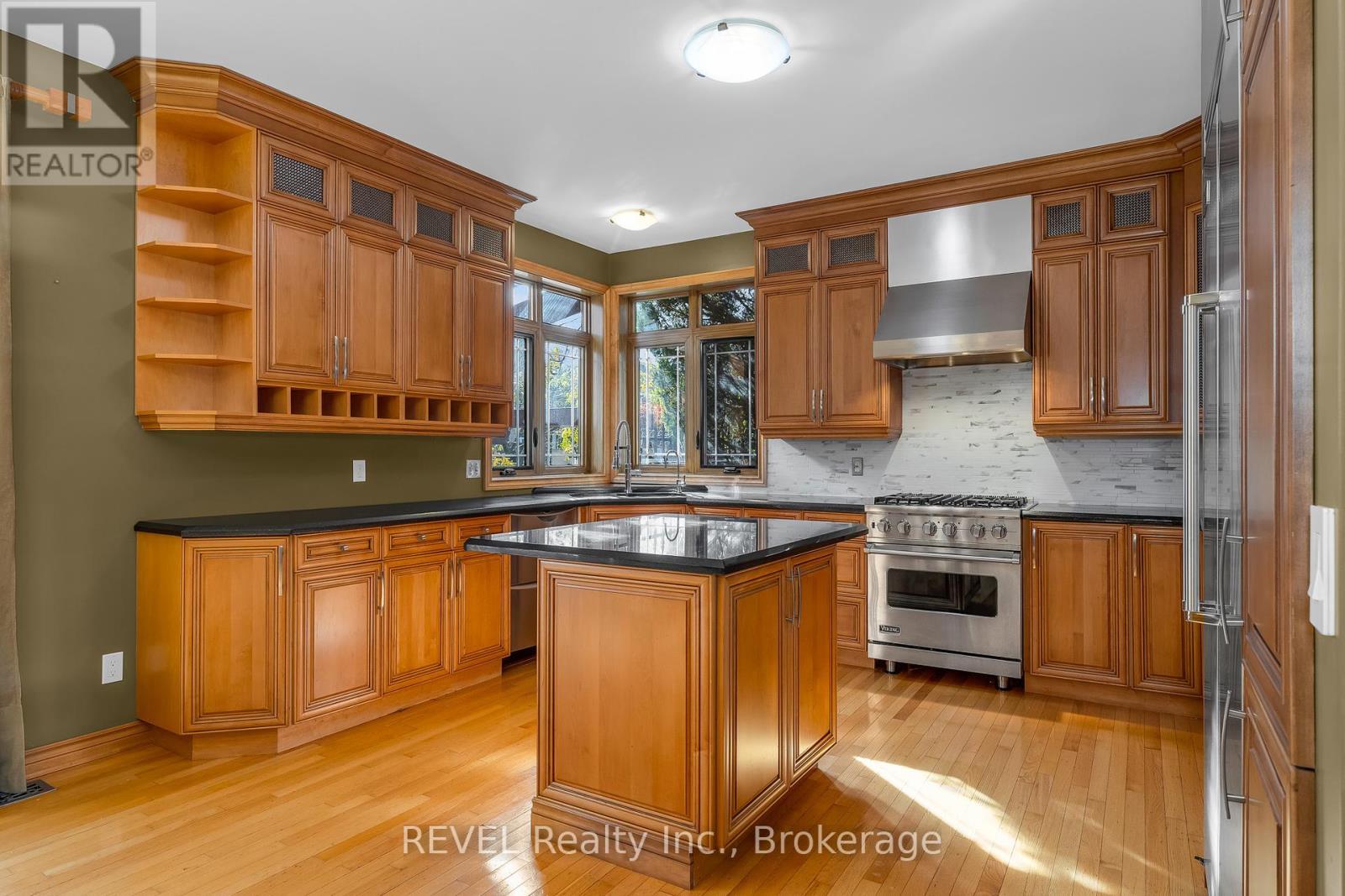 30 Maracay Way, St. Catharines (Grapeview), ON - Indoor Photo Showing Kitchen