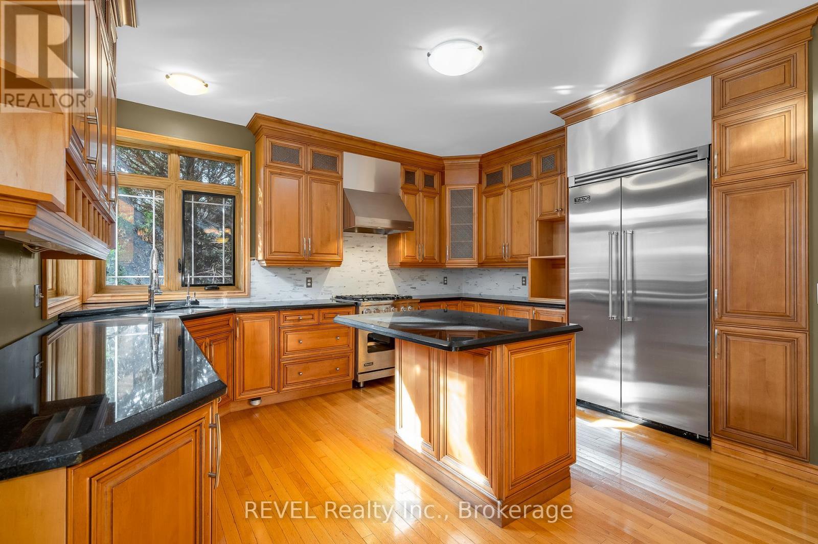 30 Maracay Way, St. Catharines (Grapeview), ON - Indoor Photo Showing Kitchen