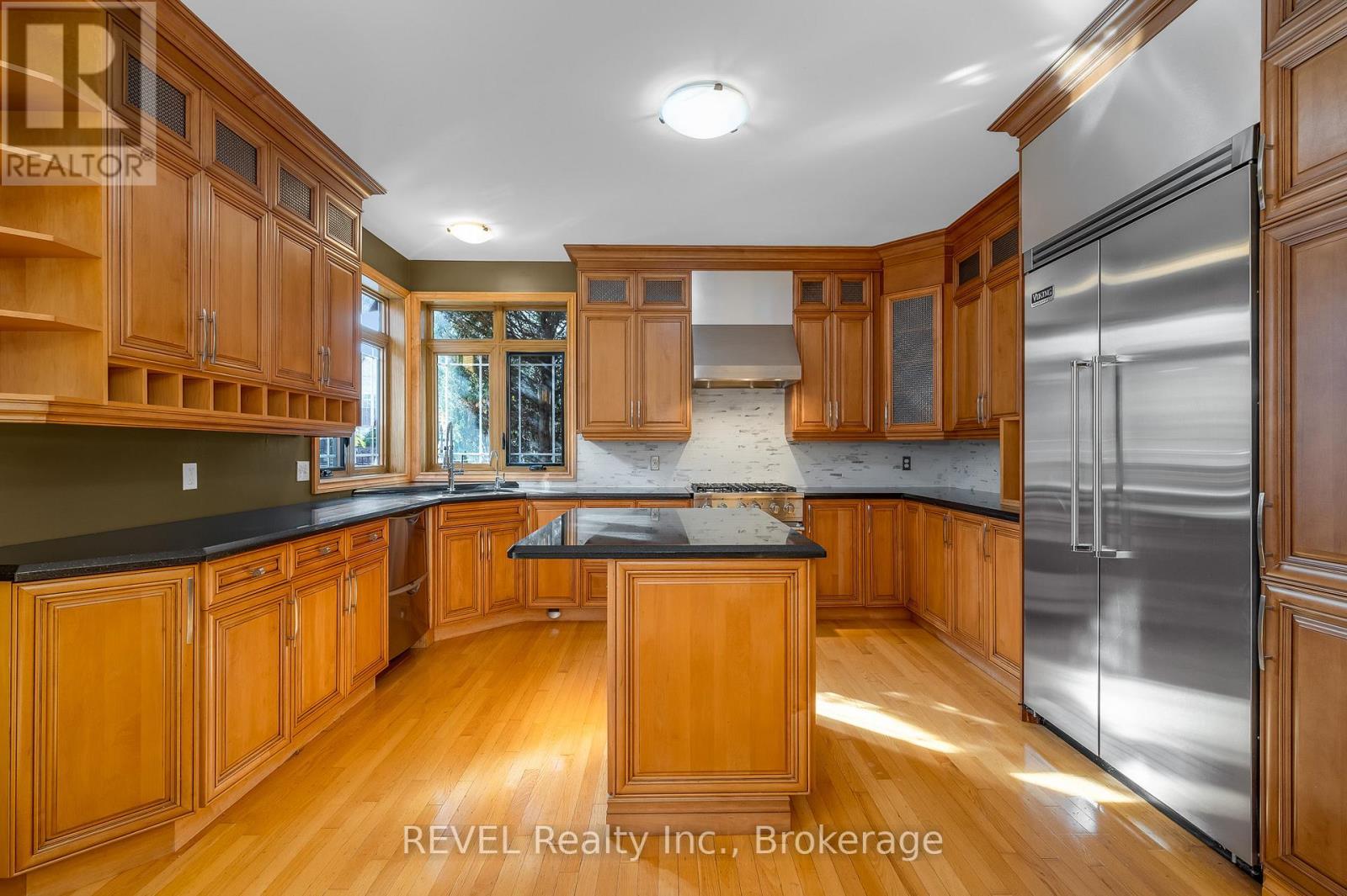 30 Maracay Way, St. Catharines (Grapeview), ON - Indoor Photo Showing Kitchen