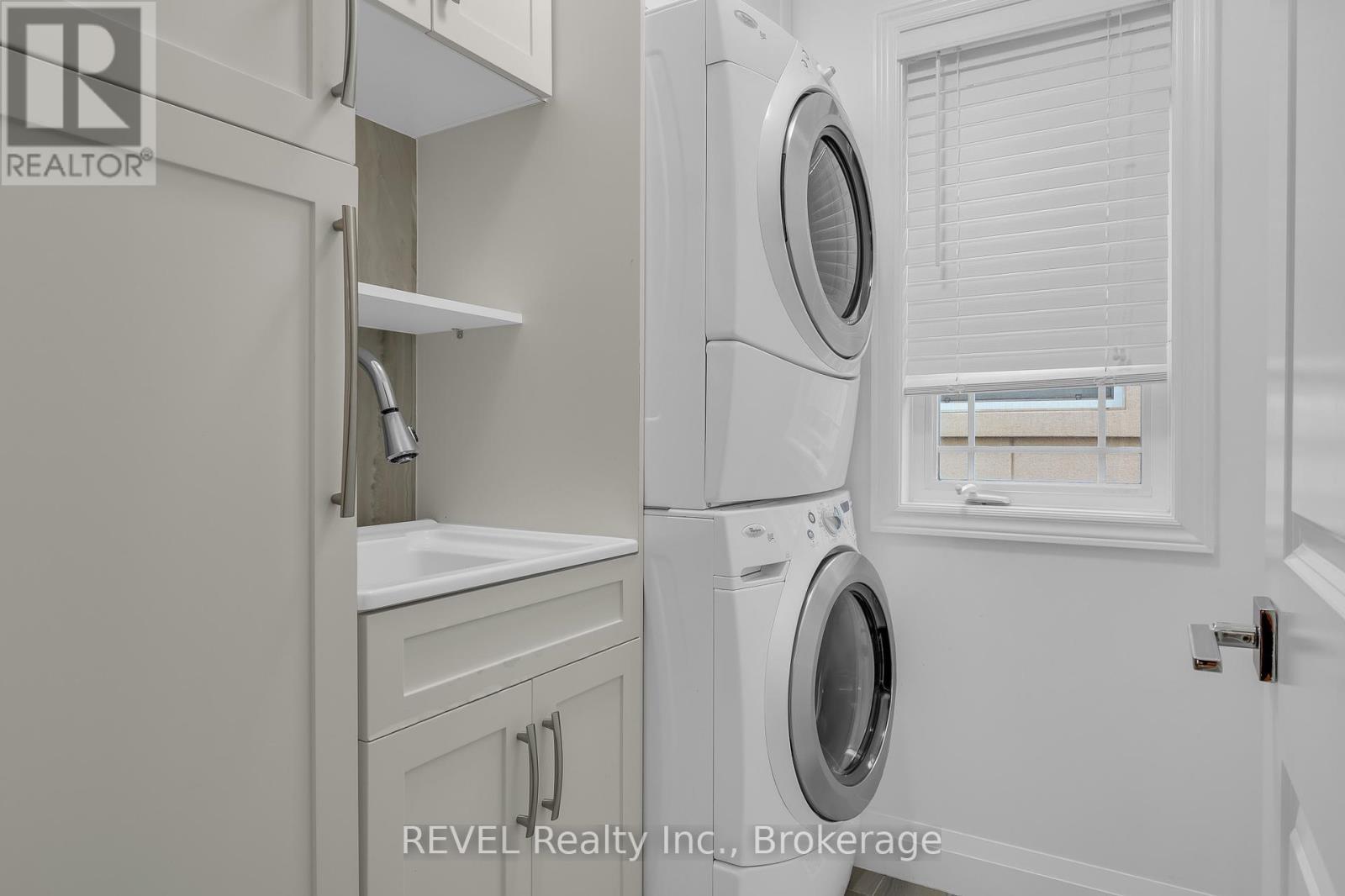 30 Maracay Way, St. Catharines (Grapeview), ON - Indoor Photo Showing Laundry Room