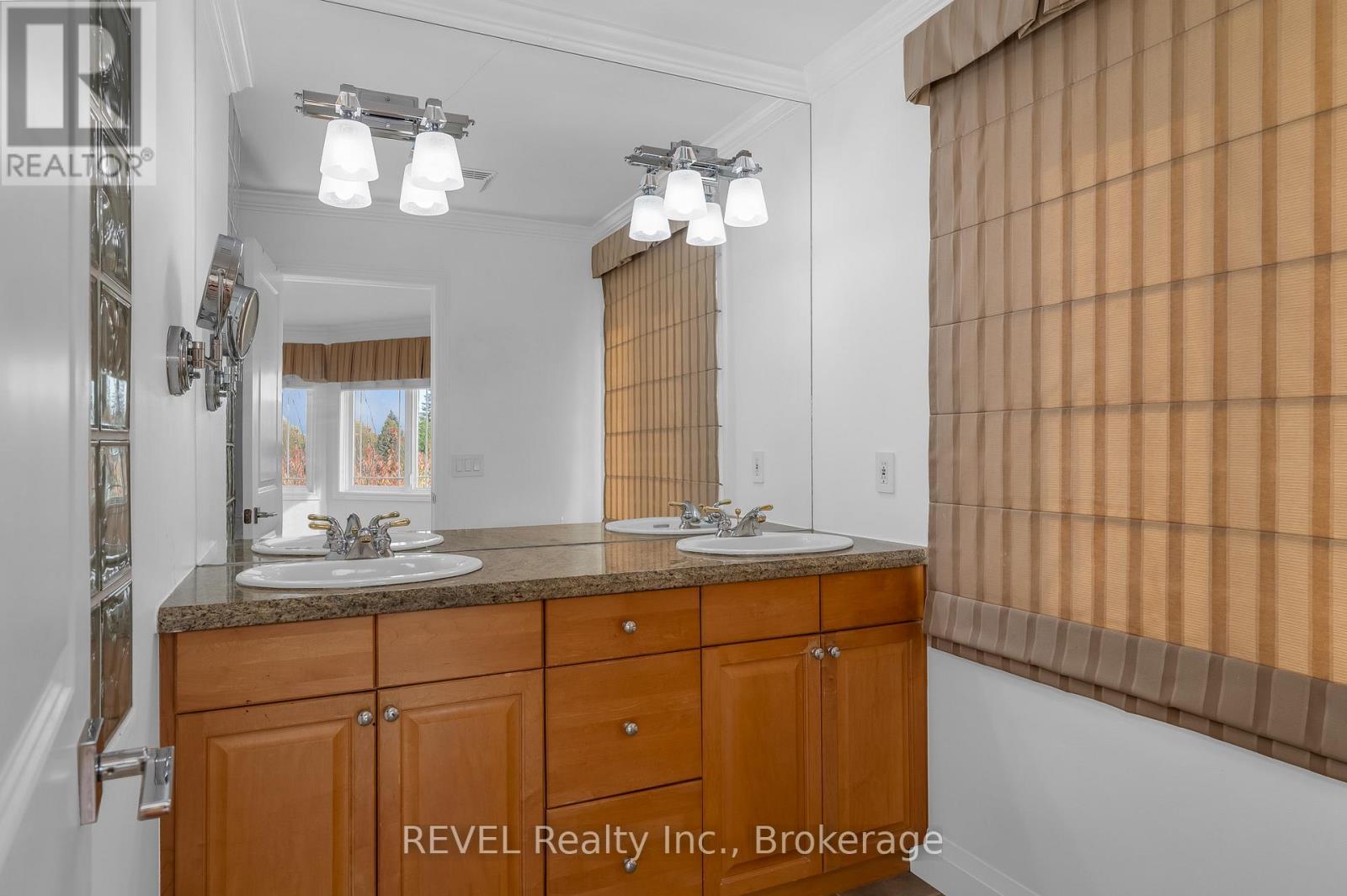 30 Maracay Way, St. Catharines (Grapeview), ON - Indoor Photo Showing Bathroom
