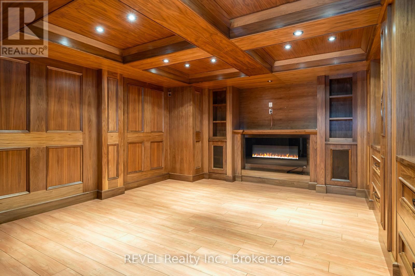 30 Maracay Way, St. Catharines (Grapeview), ON - Indoor With Fireplace