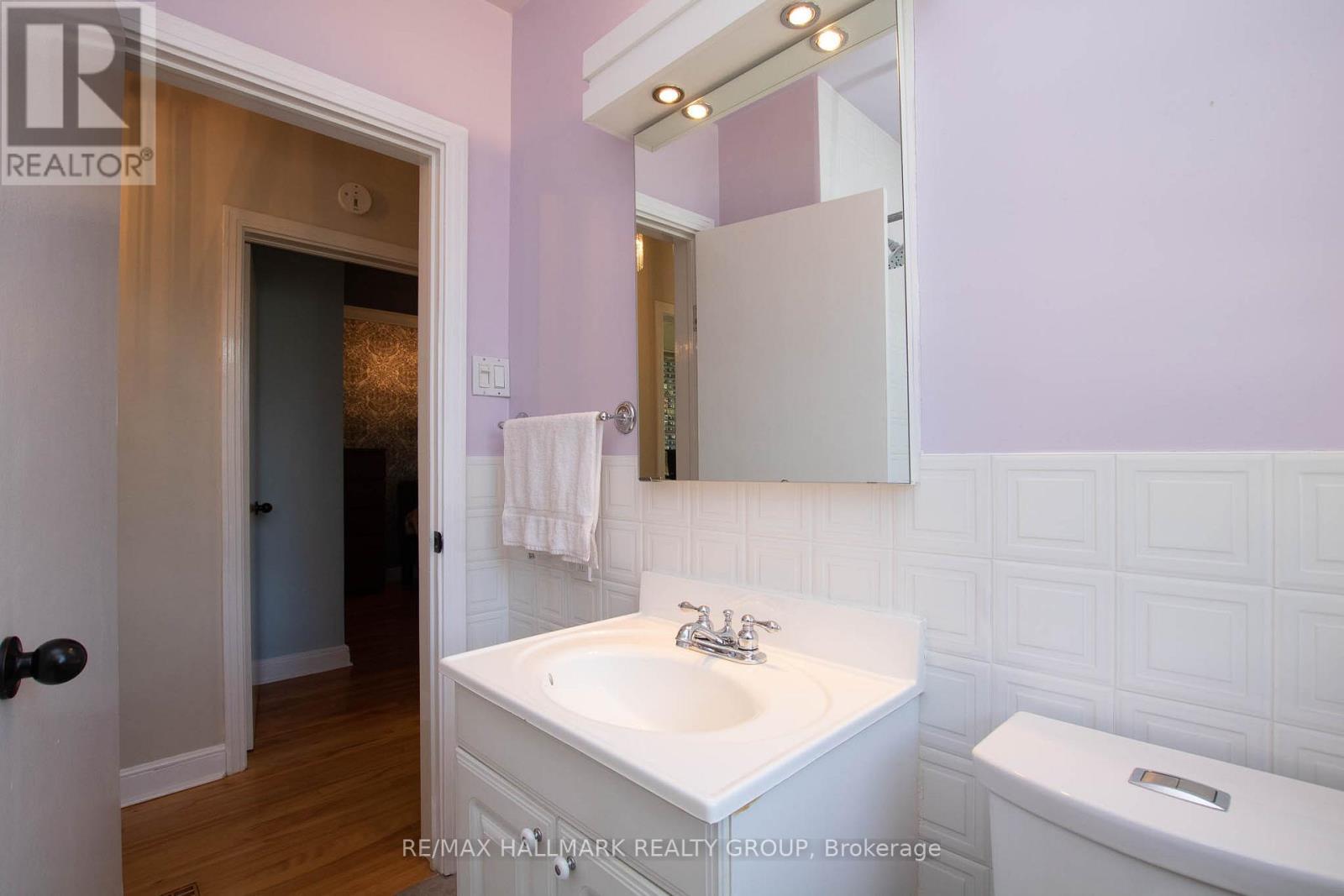 316 Ducharme Boulevard, Ottawa, ON - Indoor Photo Showing Bathroom