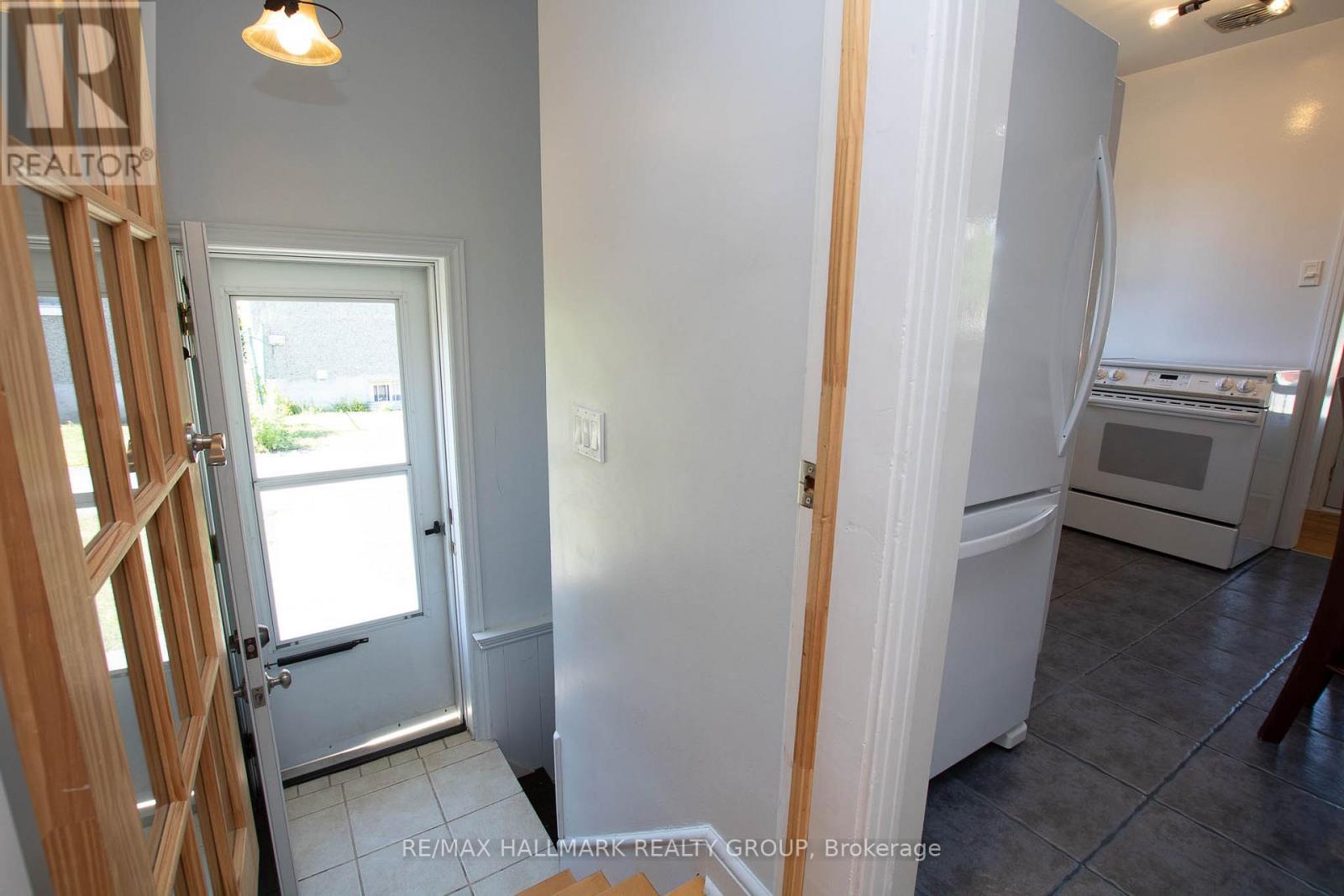 316 Ducharme Boulevard, Ottawa, ON - Indoor Photo Showing Other Room