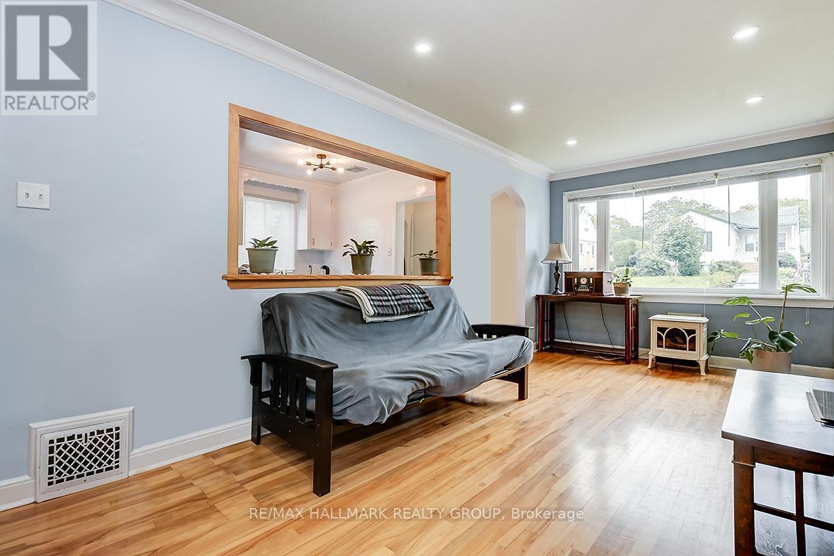 316 Ducharme Boulevard, Ottawa, ON - Indoor