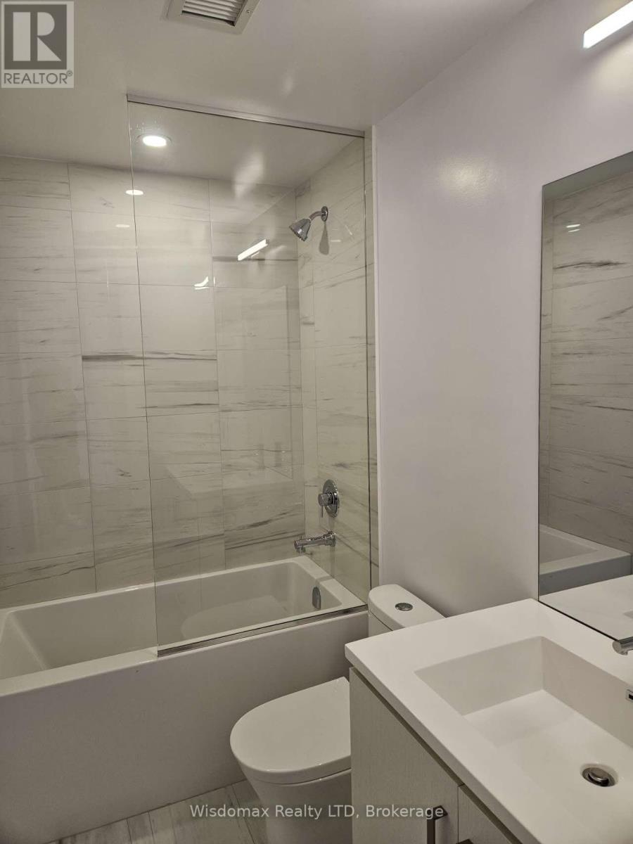 717 - 60 Honeycrisp Crescent, Vaughan (Vaughan Corporate Centre), ON - Indoor Photo Showing Bathroom