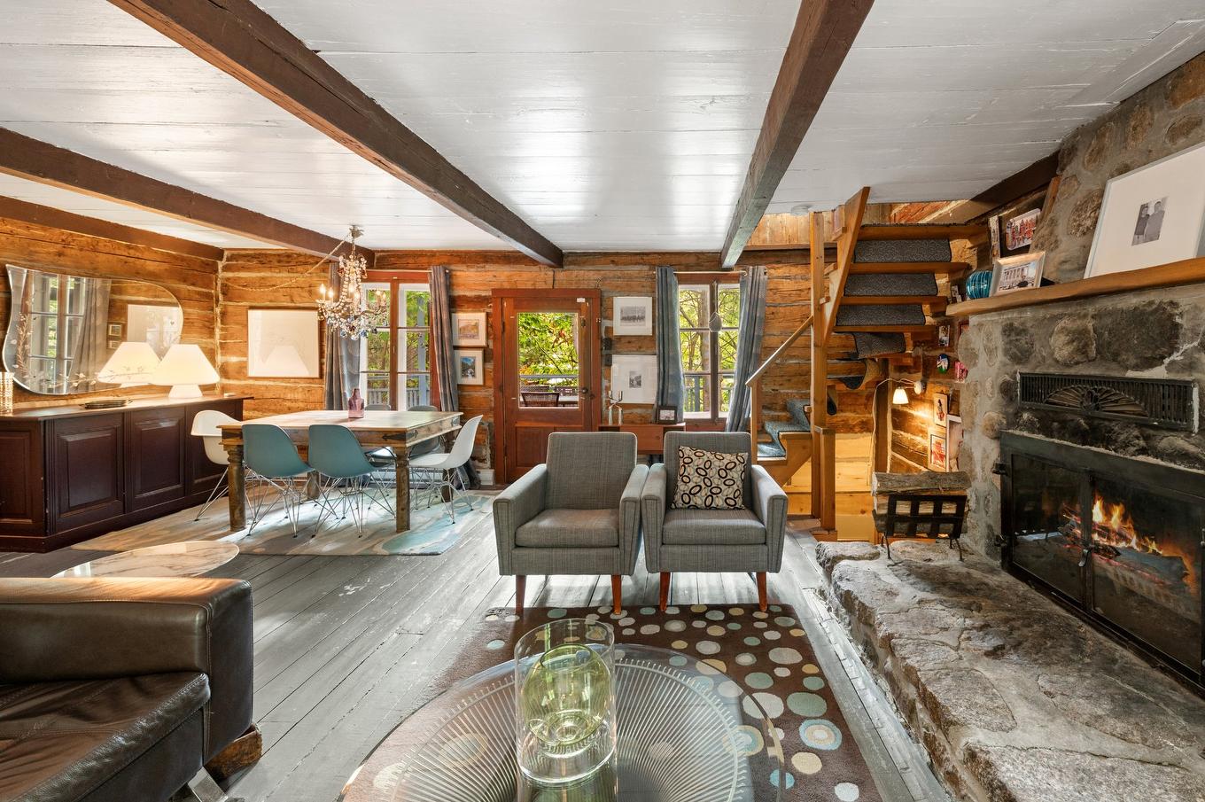 Living room - 1330 Mtée Gagnon, Val-David, QC - Indoor Photo Showing Living Room With Fireplace