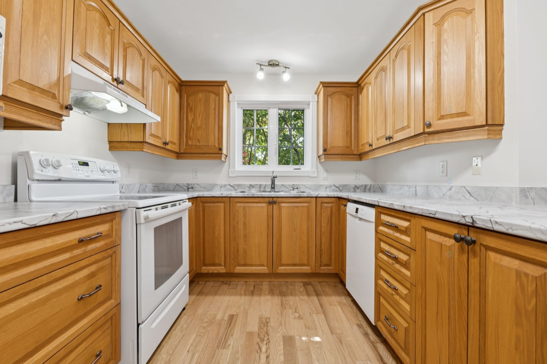 Kitchen - 30Z Ch. Des Cavernes, Cantley, QC