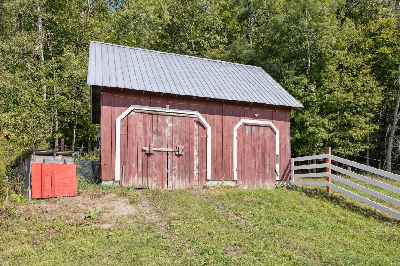 Barn - 30Z Ch. Des Cavernes, Cantley, QC