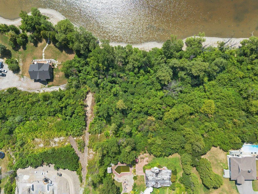 Waterfront - 20 Ch. Du Sumac, Pontiac, QC