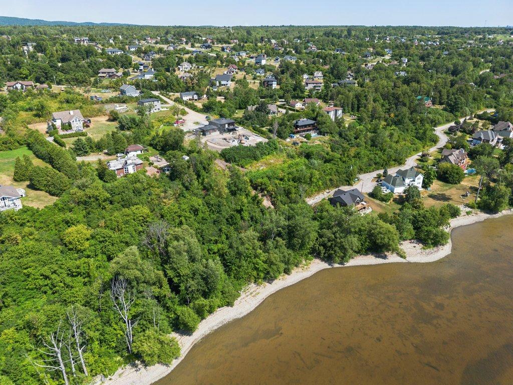 Waterfront - 20 Ch. Du Sumac, Pontiac, QC