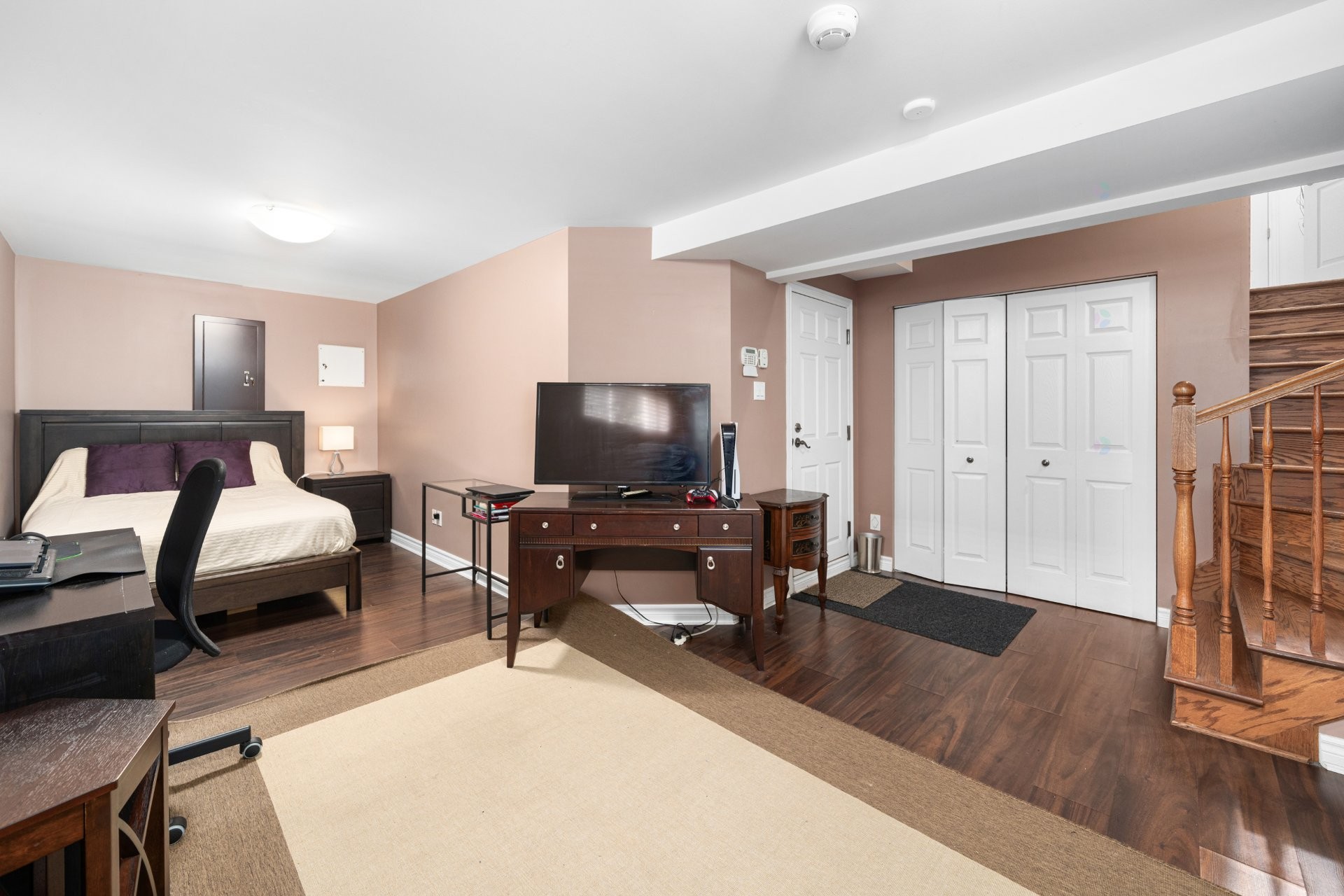 Game Room - 10Z Crois. Mirabel, Dollard-Des-Ormeaux, QC - Indoor