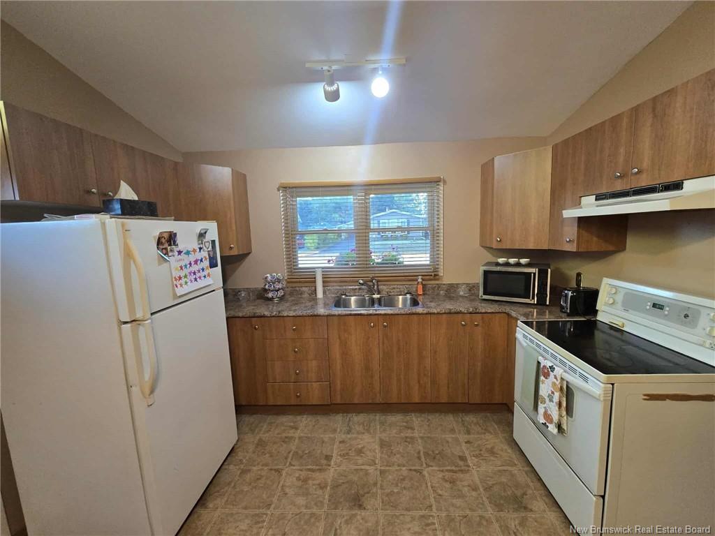 1205 Centennial St, Bathurst, NB