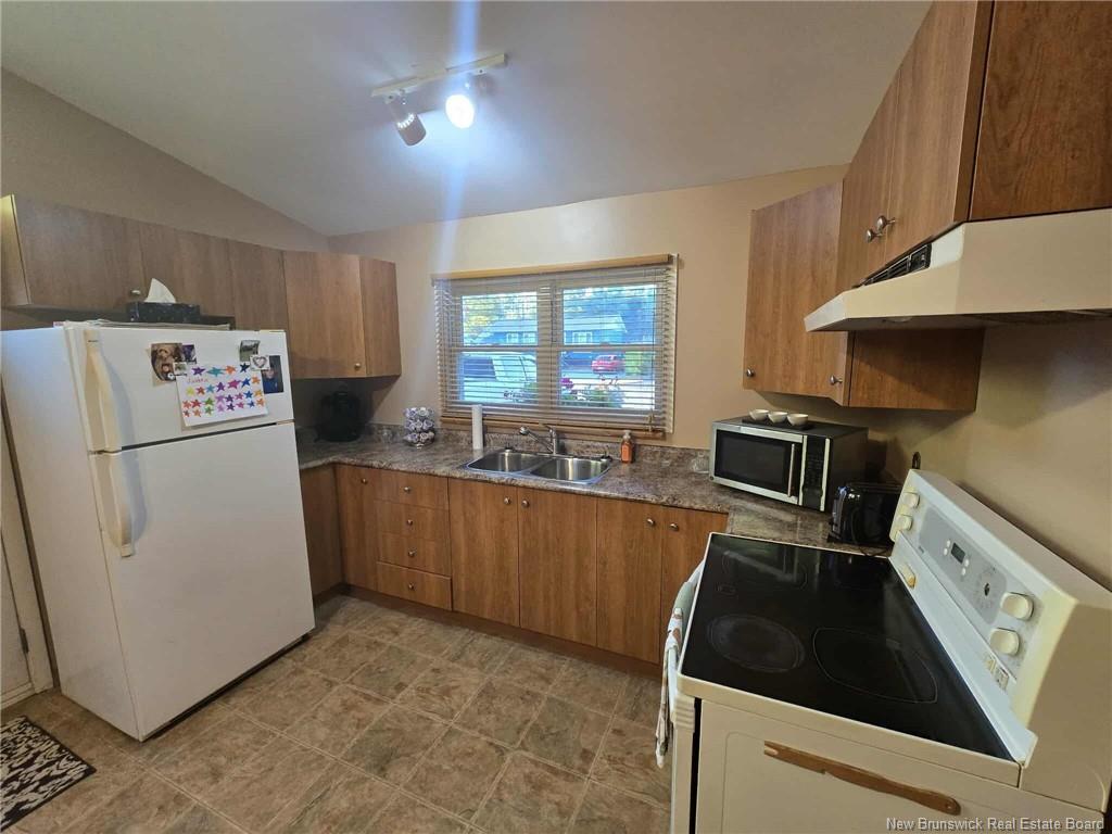 1205 Centennial St, Bathurst, NB