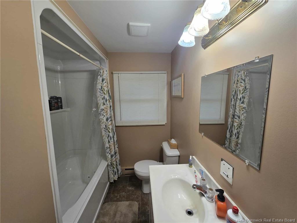 1205 Centennial St, Bathurst, NB