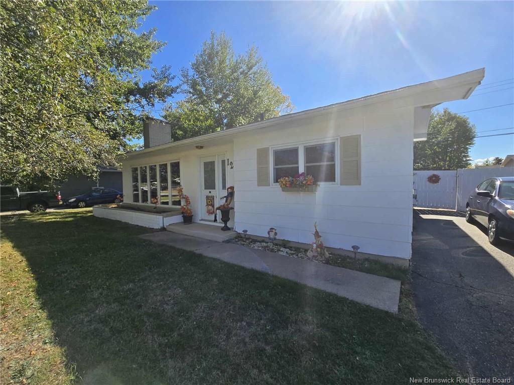 1205 Centennial St, Bathurst, NB